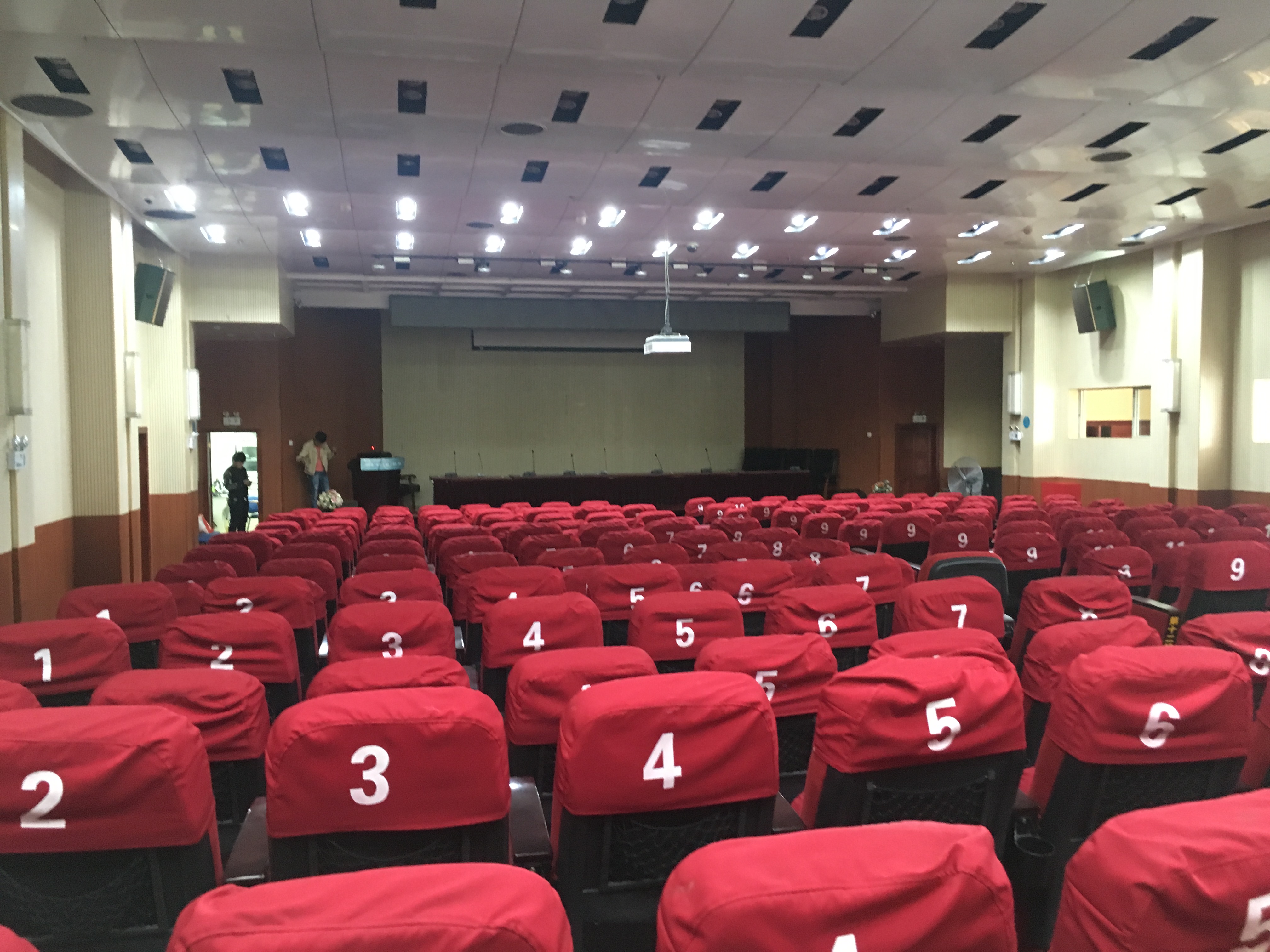 【京邦·案例】京邦電子（KING-BANG）為昆明市延安醫(yī)院打造智能會議系統(tǒng)